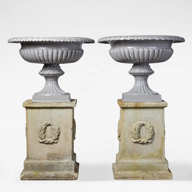 PARKURNOR, ett par, England 1800-talets tredje kvartal, campanaform.