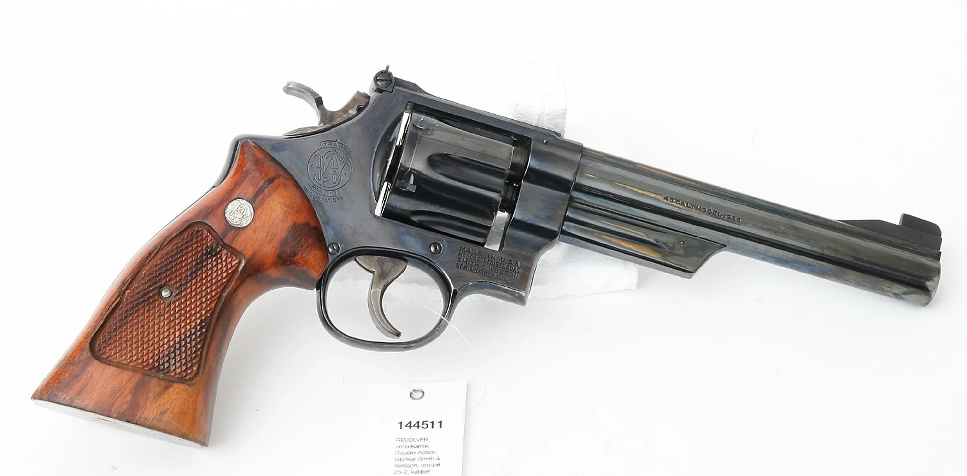(390) REVOLVER, amerikansk, Double Action, fabrikat Smith & Wesson, modell 25-2, kaliber .45ACP, tillv.nr 379599, se-nr SE0975064. — Revolvers — Mauritz Widforss
