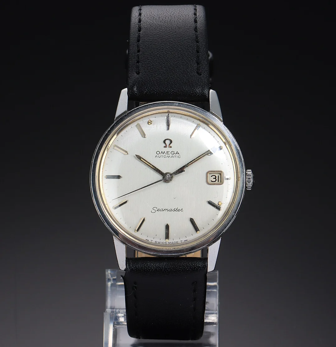 Omega 'Seamaster'. Vintage herreur i stål med sølvfarvet skive, ca. 1966 — Watches and clocks/Men’s watches — Lauritz
