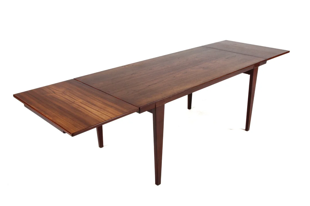 Jørgen Linde for Faarup Møbelfabrik: Rectangular dining table, rosewood, 1960s — Furniture/Dining tables, dining room furniture — Lauritz