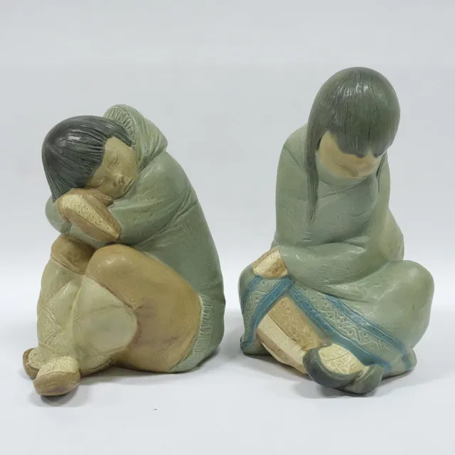 JUAN HUERTA. TVÅ FIGURINER, INUITER, LLADRO.