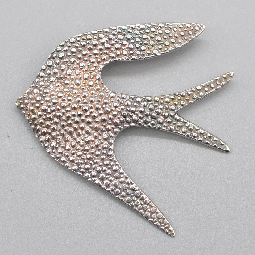 PAUL WUNDERLICH (1927-2010). "SILBERVOGEL", KÜNSTLERSCHMUCK, ANHÄNGER UND BROSCHE, STERLINGSILBER, SIGNIERT UND NUMMERIERT, UM 1990ER JAHRE. — Brooches & Pendants — Kunst- und Auktionshaus Kleinhenz