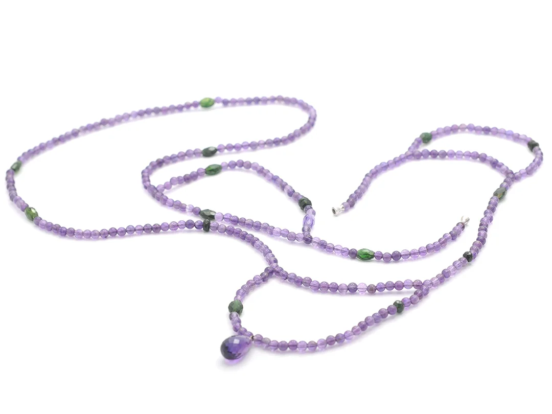 COLLIER, ametister, gröna turmaliner, längd 79 cm, dobbar, ej lås, passar till Ole Lynggaardlås. — Smycken/Collier — Kaplans