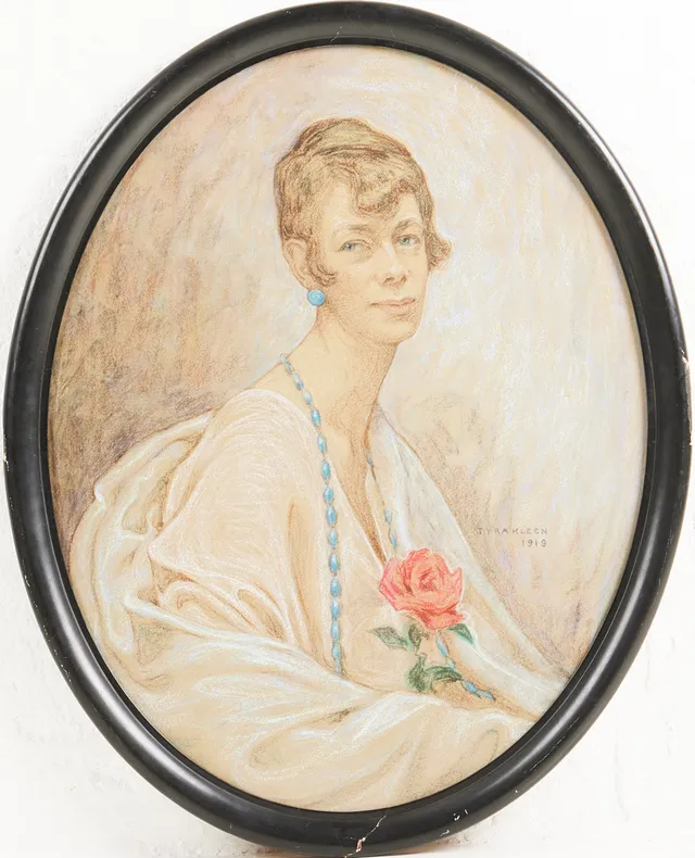 TYRA KLEEN (FÖDD 1874-1951). Kvinnoporträtt, pastell på papper, signerad och daterad 1919 Utställd: Thielska Galleriet Juni-sept 2018.