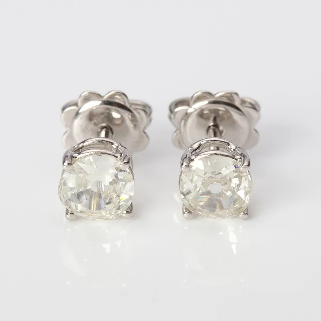 DIAMANTÖRHÄNGEN 18K ca 1,10 ct.