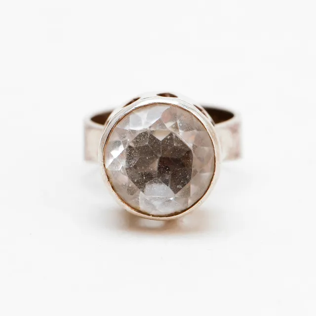 RING, silver med bergskristall, Bengt Erik Hallberg, Köping 1969.