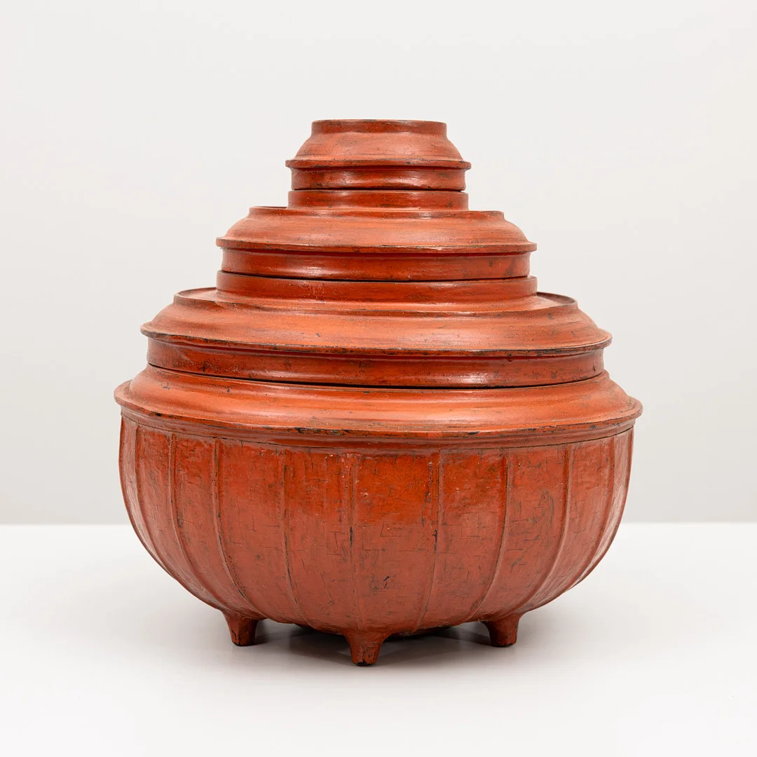 FÖRVARINGSLÅDA, 5 delar, lackarbete, troligen Burma, 1800/1900-tal. — Wood — Auktionshuset Kolonn