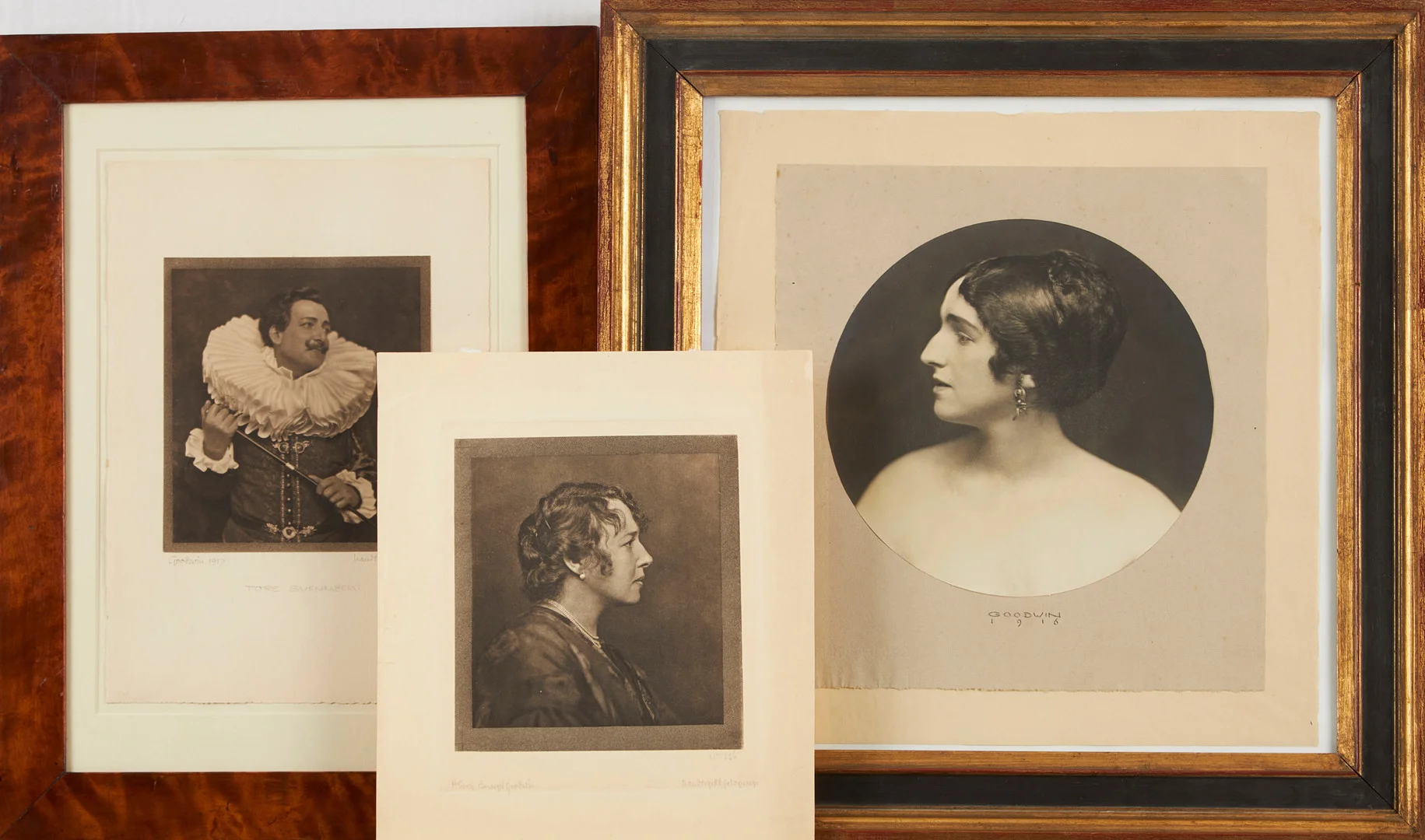 HENRY B GOODWIN. (1878-1931). fotogravyrer, silvergelatin, 3 st. signerade Gerda Lundqvist, Tore Svennberg, Gabo Falk. — Engravings & Prints — Stockholms Auktionsverk Magasin 5