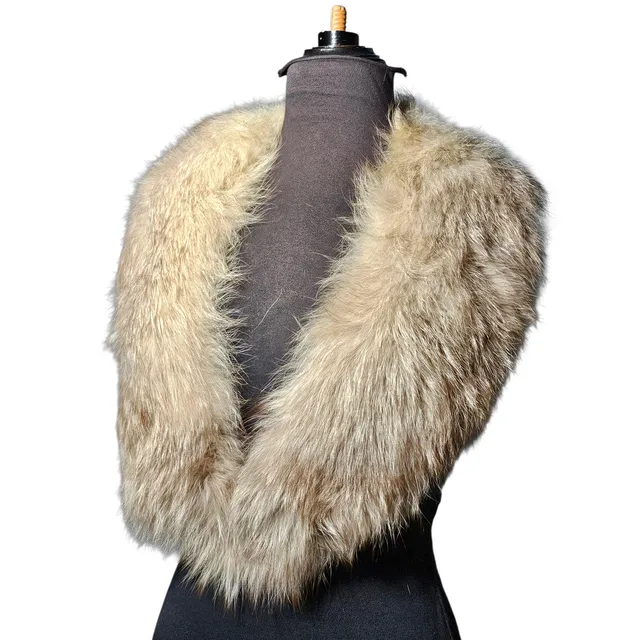 Cuello de renard en tonos beige.
