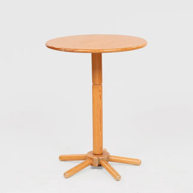 Rundt lampebord af massivt fyrretræ med femstjernet fod, dansk eller svensk møbelproducent, 1960/70'erne.