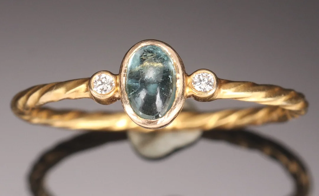 Natascha Trolle. Turmalin- og diamantring af 18 kt. guld — Jewellery/Rings — Lauritz