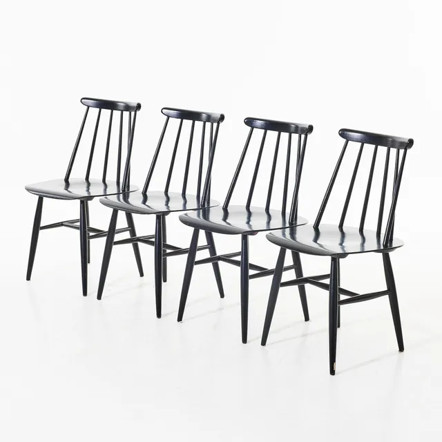 STOLAR, 4 st, "Fanett", Edsbyverken, svartmålade, bränn- och etikettmärkt.