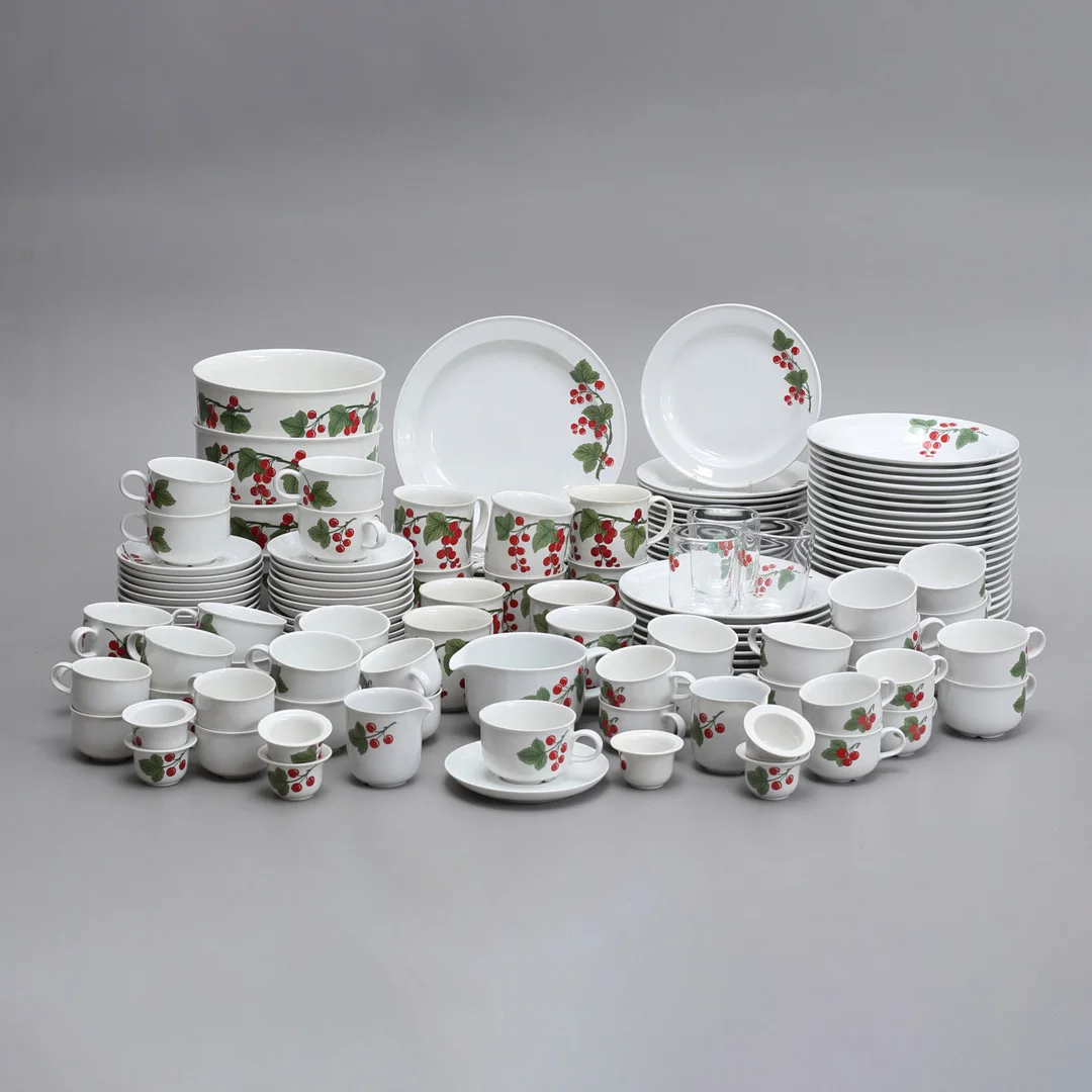 JACKIE LYND. Servisdelar, ca 140 stycken, "Diamant", porslin, Rörstrand. — Tableware — Auktionshuset Thelin & Johansson