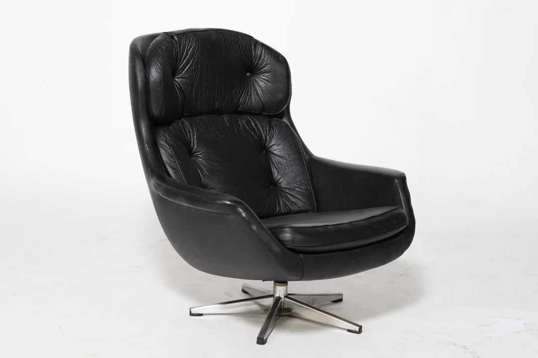 Danish Furniture Producer. Lounge chair — Furniture/Lounge chairs — Lauritz