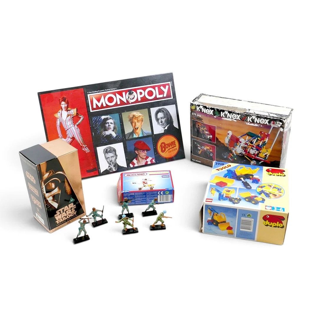 A DAVIE BOWIE MONOPOLY GAME, SEALED. — Other toys — Batemans of Stamford
