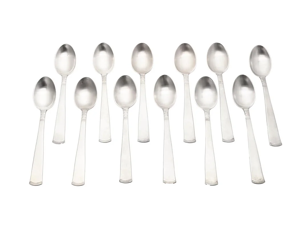 KAFFESKEDAR, 830 silver, 12 stycken, längd ca 12 cm, vikt 188,5 g. — Silver/Matsilver — Kaplans