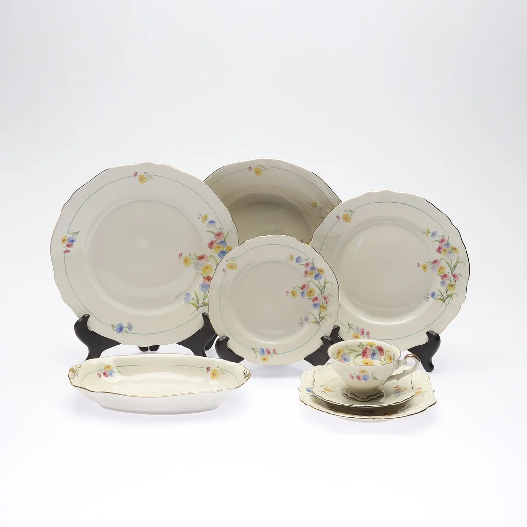 MAT-/KAFFESERVIS, 39 delar, porslin, Koenigszelt, Tyskland. — Tableware — Gomér & Andersson Norrköping