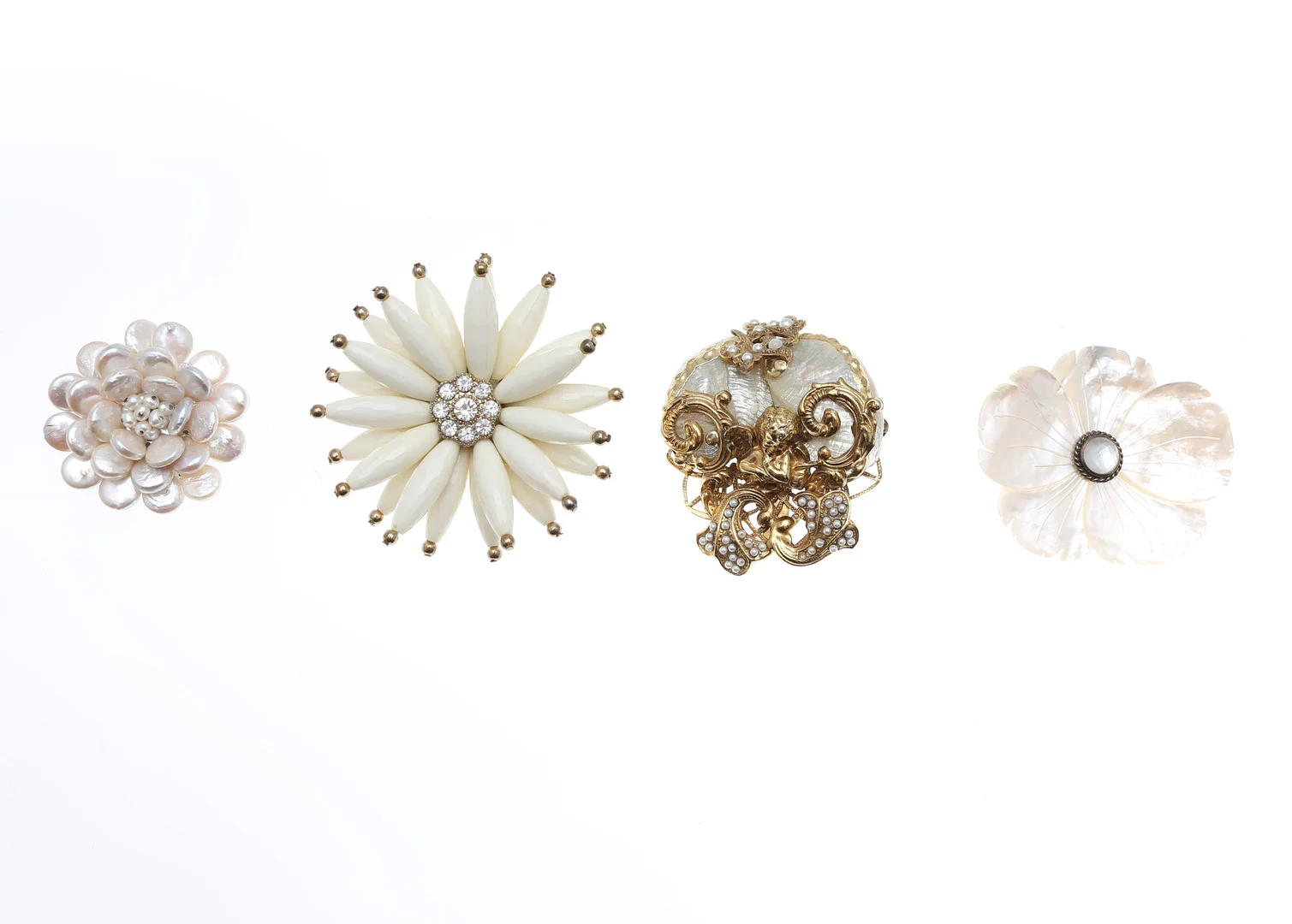 Four vintage and contemporary brooches in new Baroque style. — Brooches & Pendants — Balclis