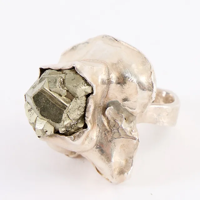 KARLHEINZ SAUER. Ring, silver och pyrit.