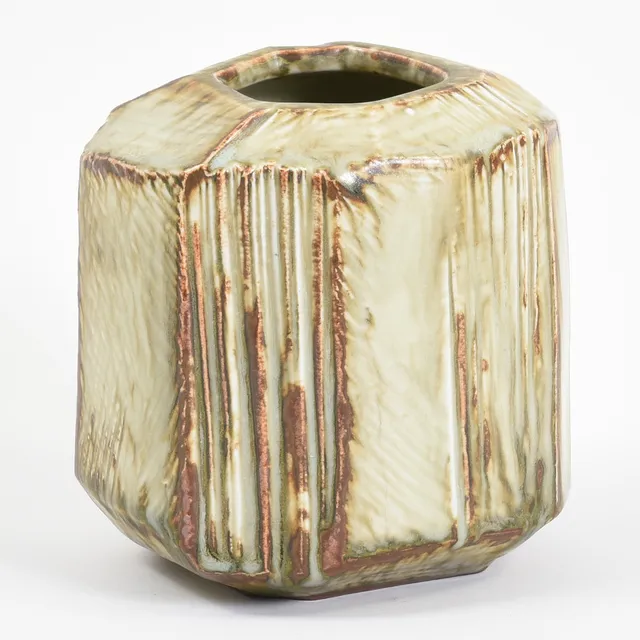 JØRGEN MOGENSEN. (1922-2004) Skulpturel vase. Model nr. F326. Danmark, Holte, 1960-70érne.