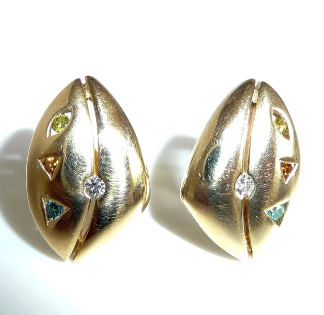 Ohrringe 585 Gold mit Fancy Diamanten.