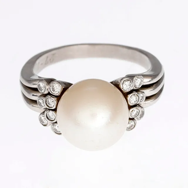 Pearls and diamonds ring, mid 20th Century.