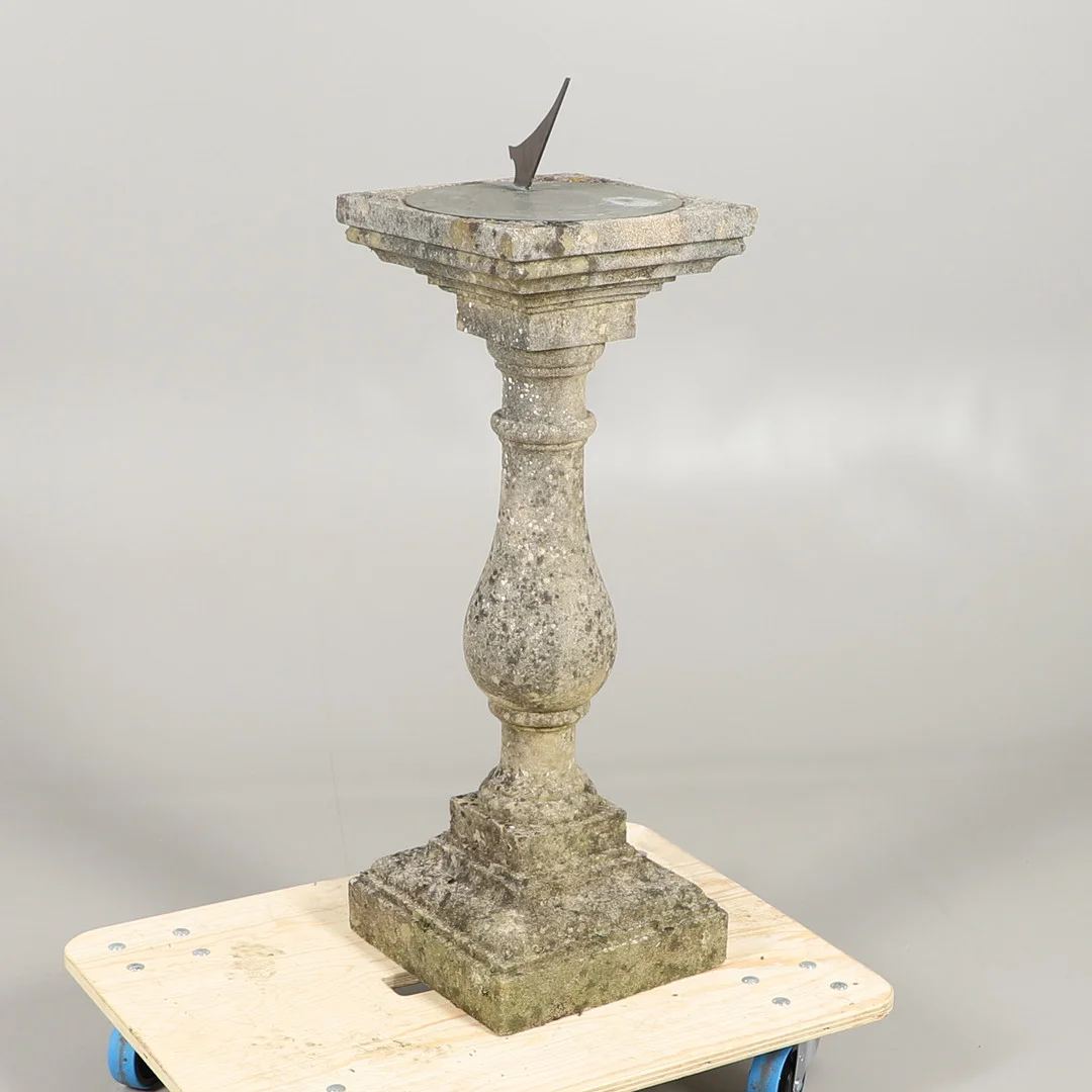 A RECONSTITUTED STONE GARDEN SUN DIAL. — Garden — Lawrences Auctioneers