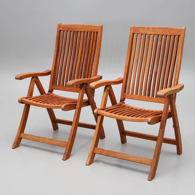 TRÄDGÅRDSSTOLAR, ett par, teak.