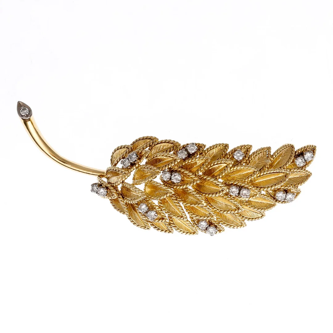 Leaf-shaped gold and diamonds brooch. — Brooches & Pendants — Balclis