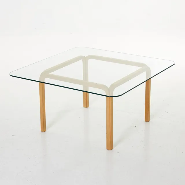 ALVAR AALTO. Soffbord, modell Y805b, Artek, björk, glas, 1900-talets senare hälft.