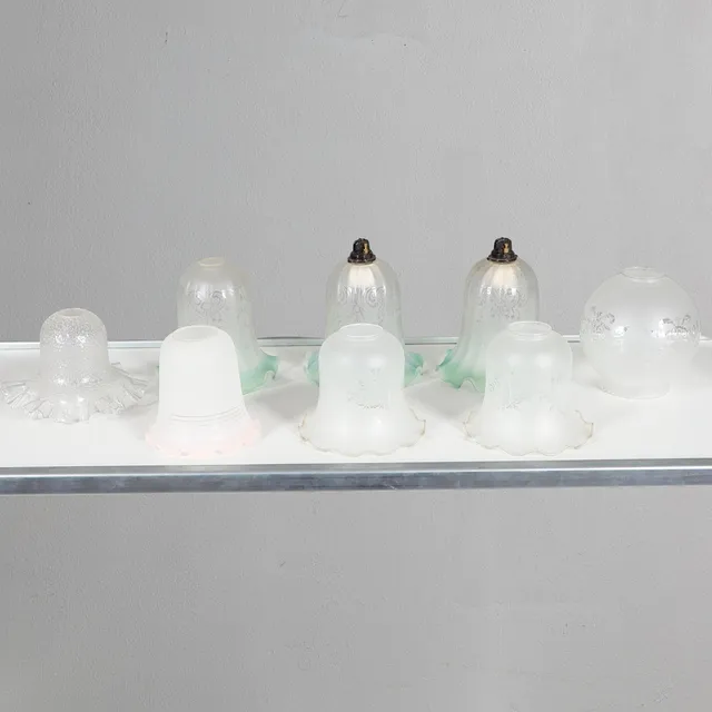 VARIOUS GLASS LAMP SHADES.
