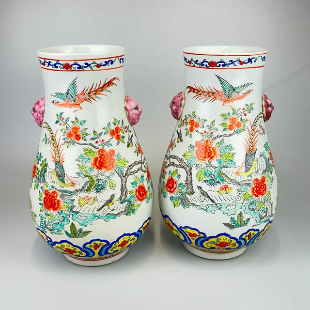 CHINESE PORCELAIN VASES.