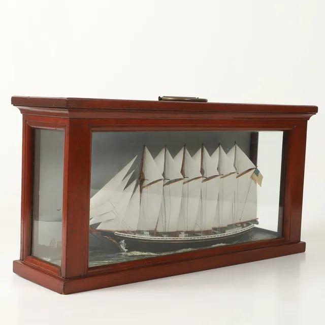 DIORAMA, "America Boston", mahogny/glas med handtag.