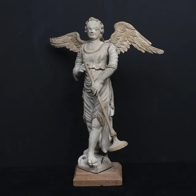 SKULPTUR, i form av ängel, trä, 1700-tal.
