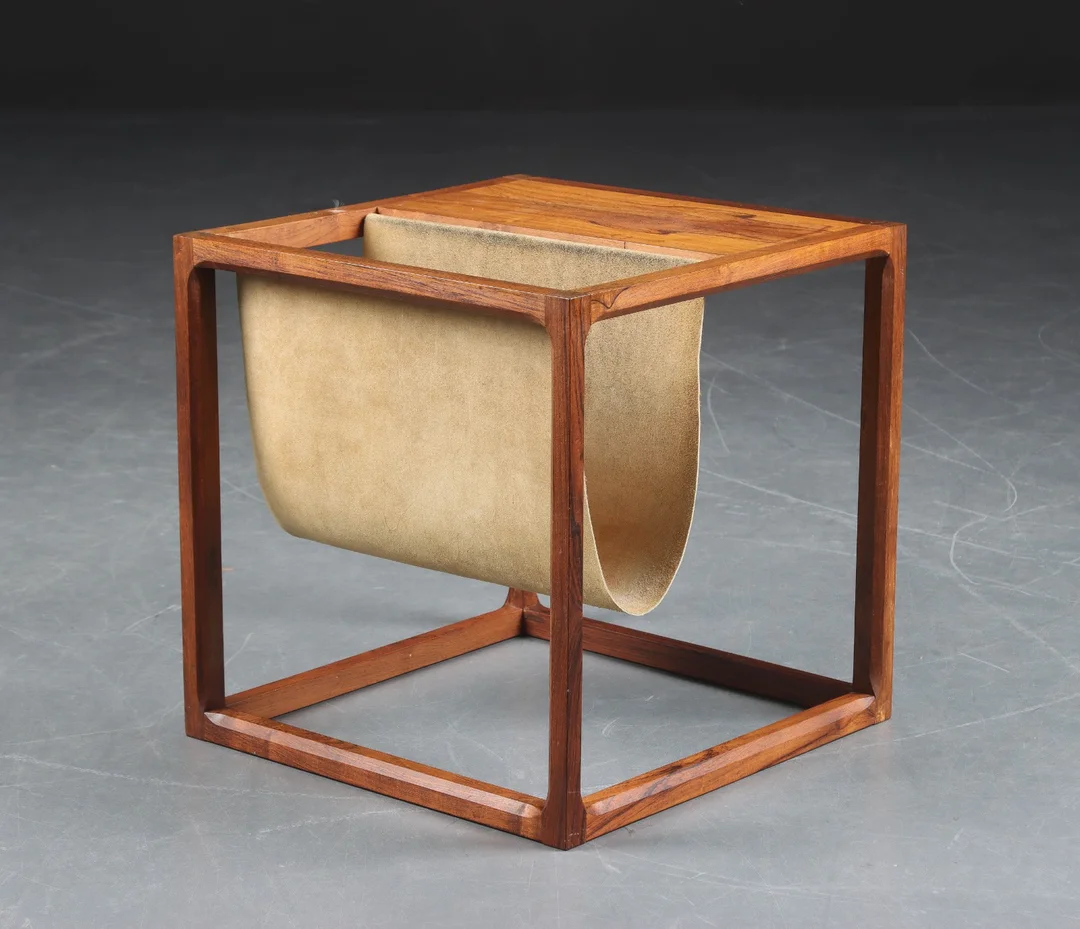 Aksel Kjersgaard. Magasinholder / lampebord af palisander, 1960'erned — Furniture/Coffee tables, occasional tables — Lauritz