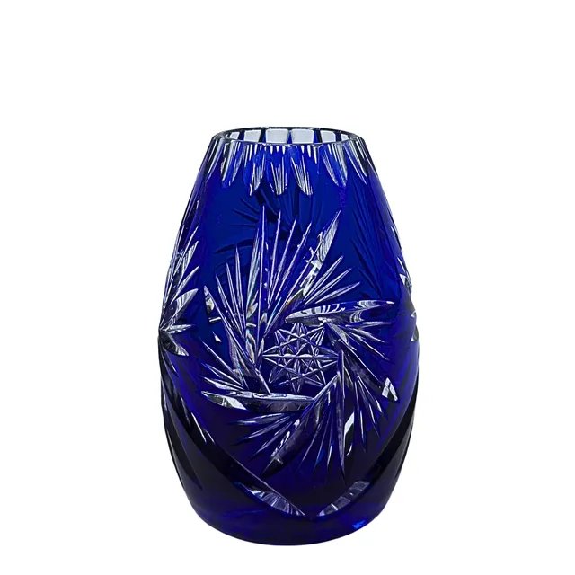 HANDGESCHLIFFENE BÖHMISCHE BLEIKRISTALLVASE IN KOBALTBLAU.