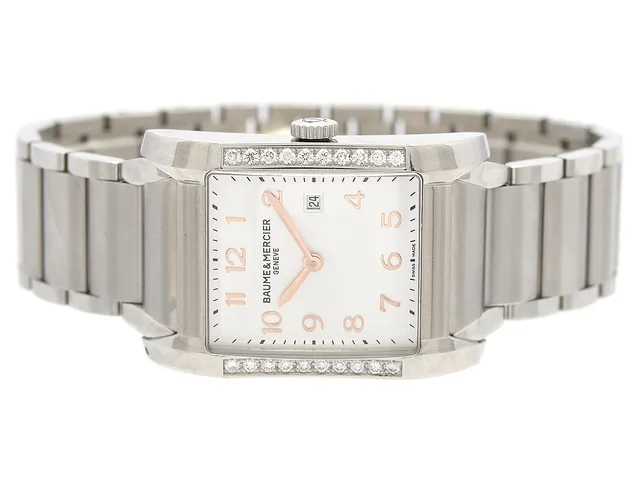BAUME&MERCIER, Geneve, Hampton, Serie nr. 5438355, Ref nr. M0A10023, Boett nr. 65694, damur, 27 x 31 (40) mm, stål, quartz, safirglas, datum, briljanter på boetten (20 st. TW/VSI), originallänk, viklås, cert, januari 2020, box, ytterkartong.