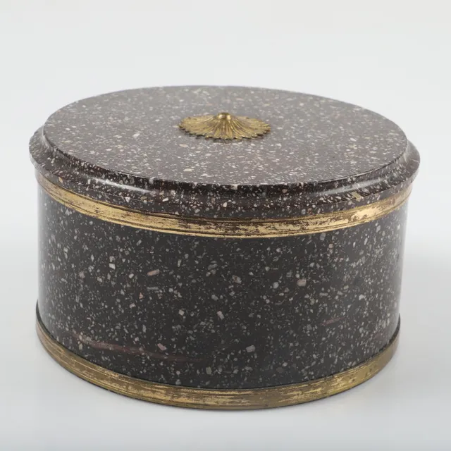 ASK MED LOCK, porfyr, 1800-tal.