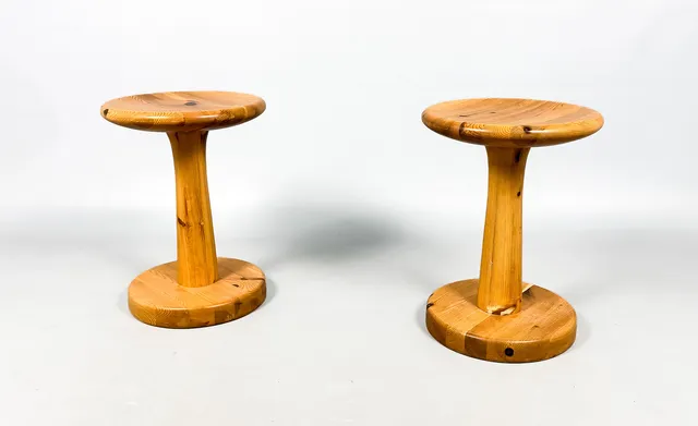 RAINER DAUMILLER. PALLAR, ett par, furu, 1960/70-tal.