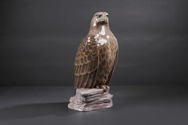 Jens Peter Dahl-Jensen for Bing & Grøndahl. Porcelænsfigur i form af kongeørn, 1795