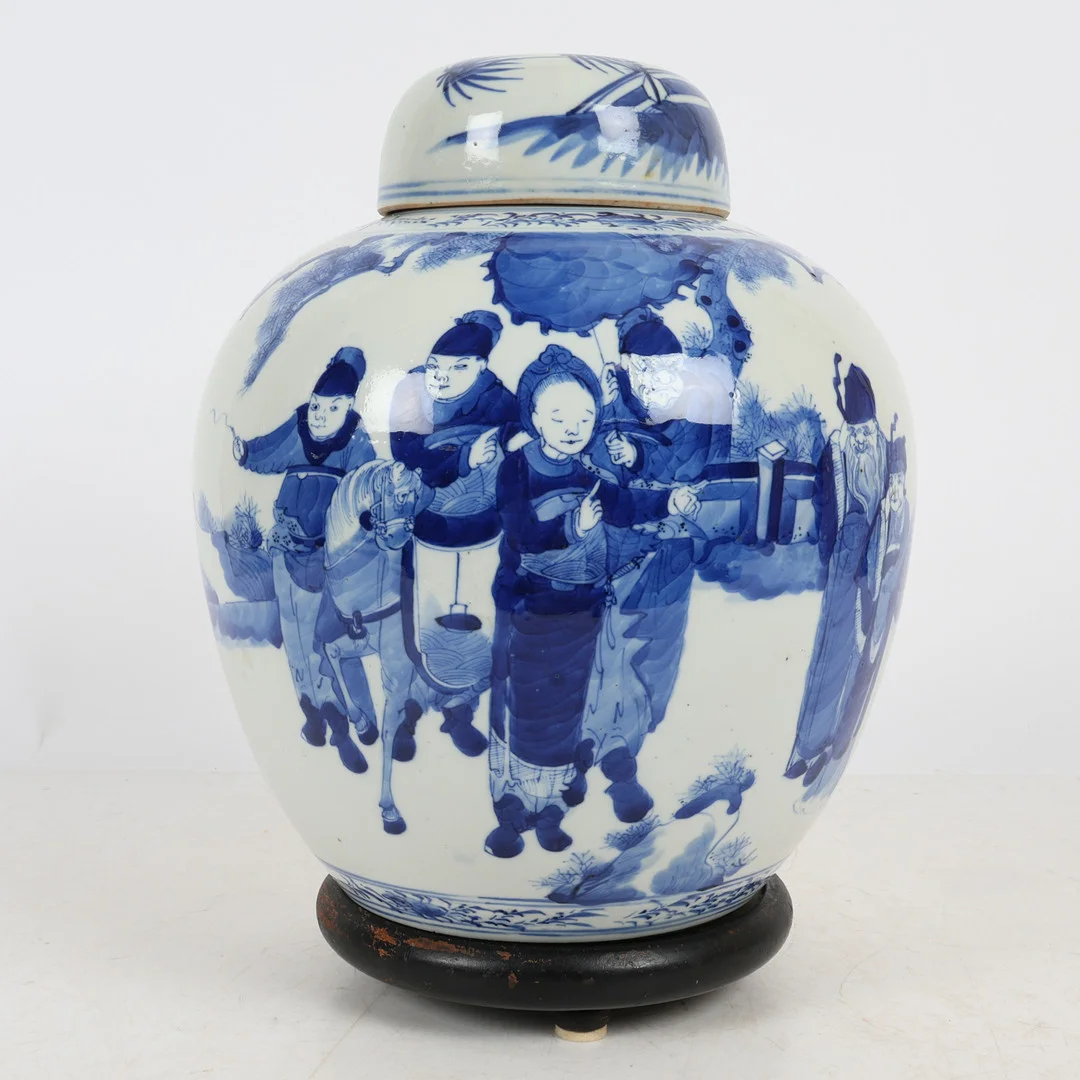 A LARGE CHINESE OVOID GINGER JAR AND COVER. — Asiatica — Bishop & Miller