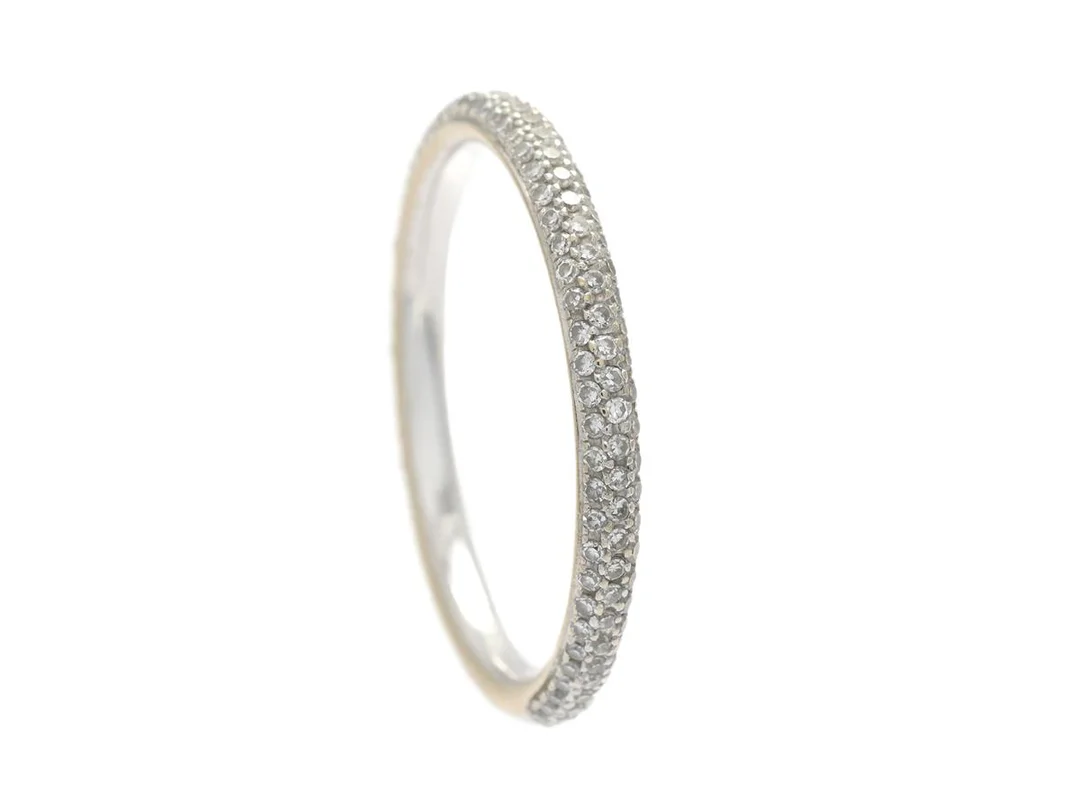 RING, 18K vitguld, åttkantslipade diamanter, stl 16,5 mm, vikt 1,8 g, en diamant saknas. — Smycken/Ring — Kaplans