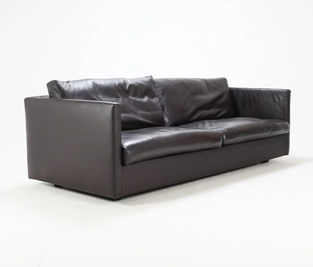 N. Eilersen: Three-seater sofa upholstered in dark brown leather — Furniture/Lounge suites, sofas — Lauritz