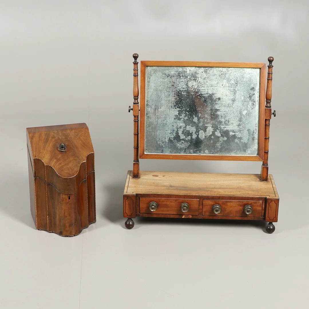 A LATE GEORGE III MAHOGANY DRESSING TABLE MIRROR AND A SIMILAR KNIFE BOX. — Other — Lawrences Auctioneers
