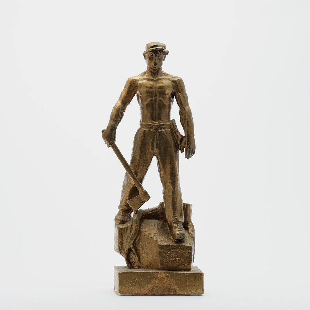 JOHN LUNDQVIST. Skogshuggare, 1943. — Sculptures & Bronzes — Uppsala Auktionskammare