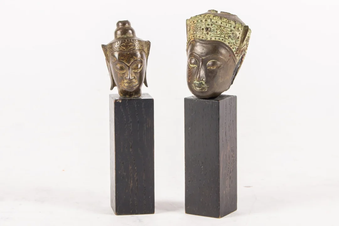 To antikke thailandske Buddhahoveder (2) — Hobby and collectibles/Asian art — Lauritz