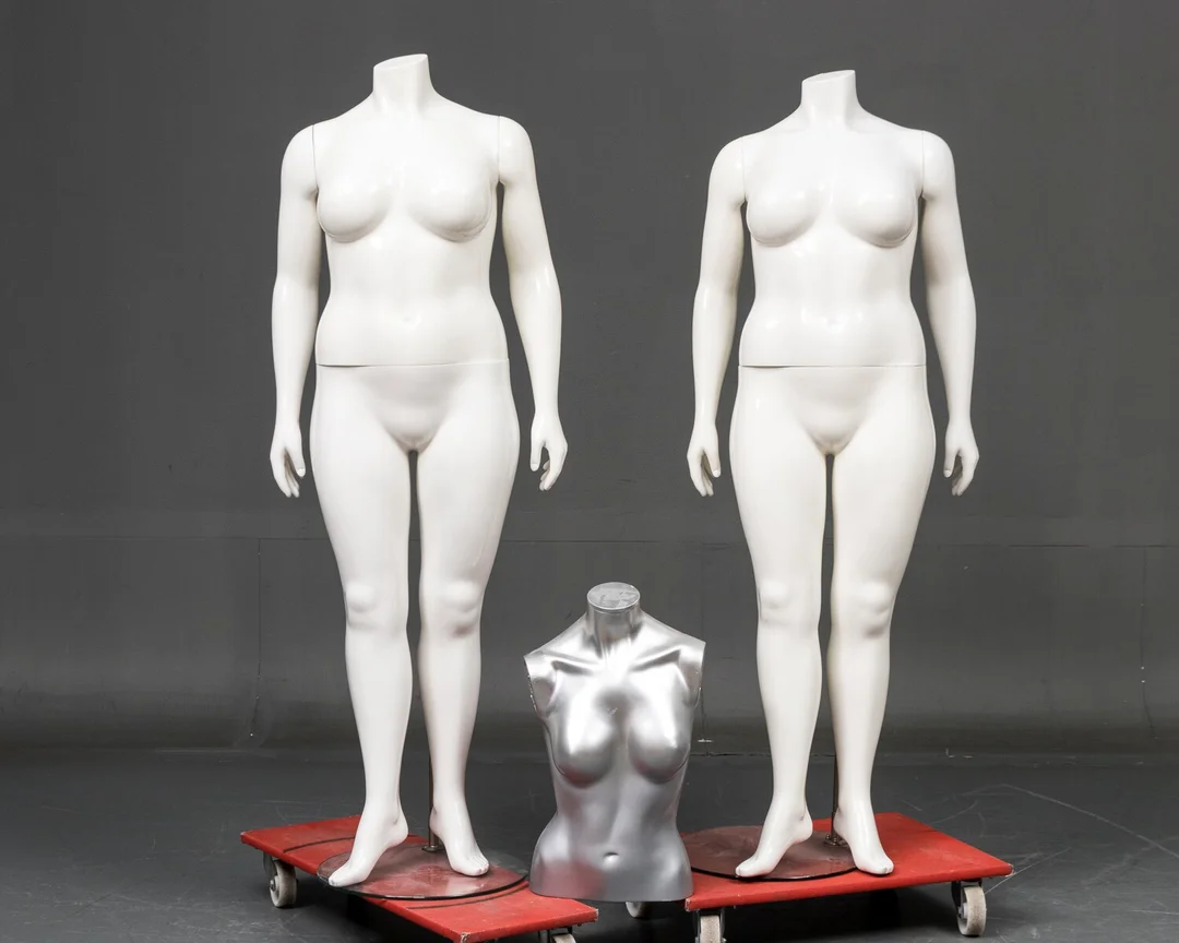 Tre kvinde mannequin torsoer (3) — Hobby and collectibles/Collectibles — Lauritz