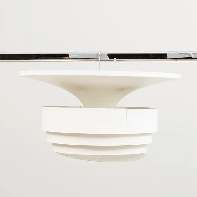 HANS-AGNE JAKOBSSON. Taklampa, T 771, Markaryd, vitlackerad metall, 1960/70-tal.