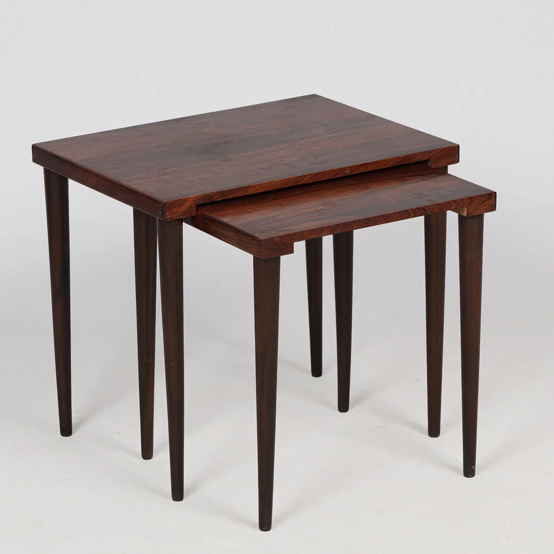 Dansk design, to indskudsborde af palisander, 1960'erne (2). — Tables — Palsgaard Kunstauktioner