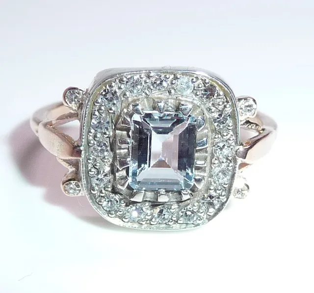 Vintage Ring 585 Roségold Aquamarin und Diamanten.